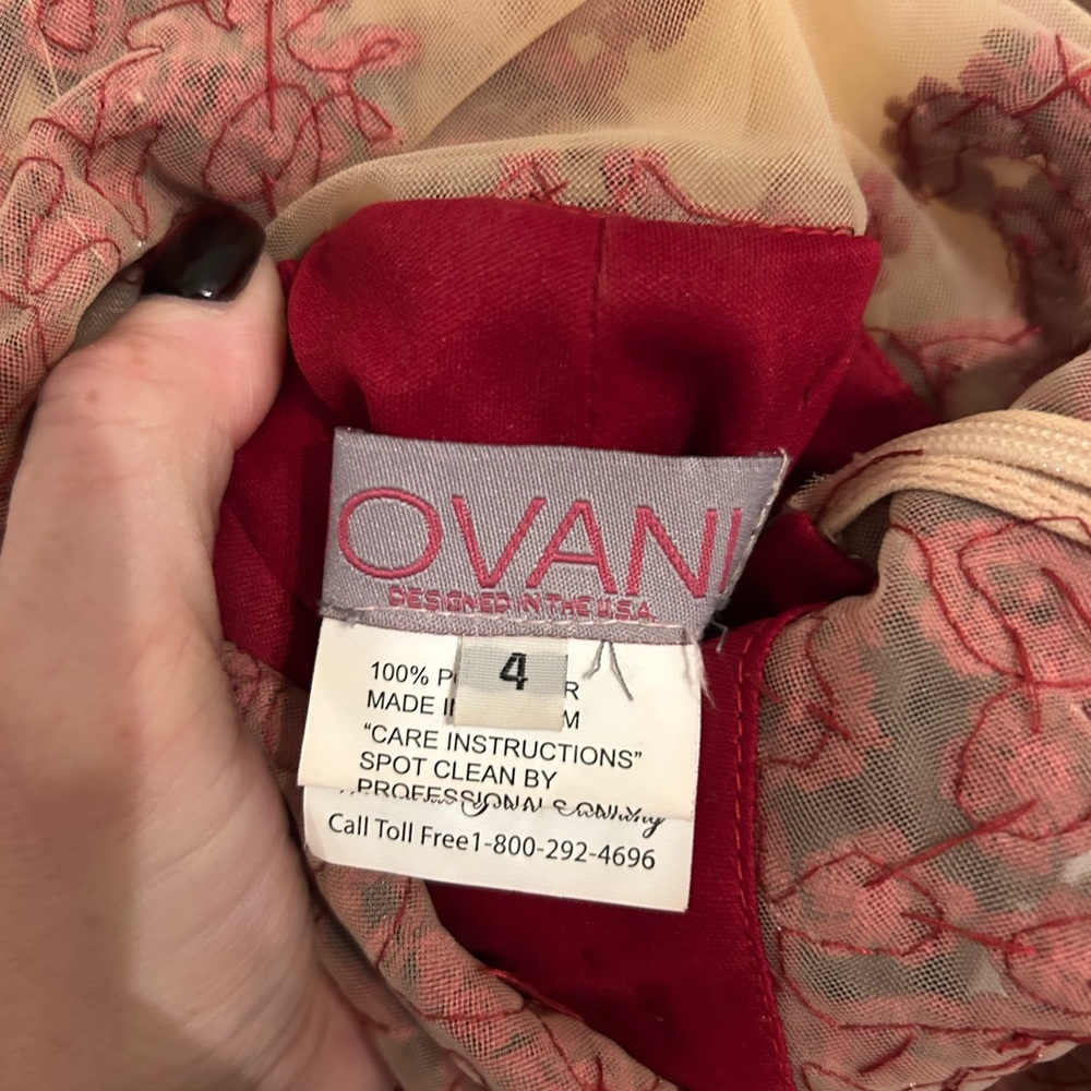 Elegant Red Lace Evening Gown.  Like new - Picture 11 of 15